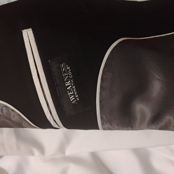 Kenneth Cole suit - Picture 2 of 5